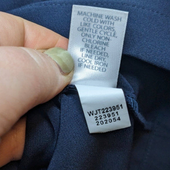 NWT J. Jill Wearever Collection Navy Cinched Button-Down Jacket Size S 💙✨ - Picture 11 of 14